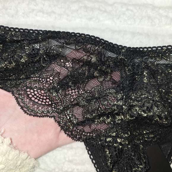 Colette & Sebastian lingerie Set - Picture 6 of 6